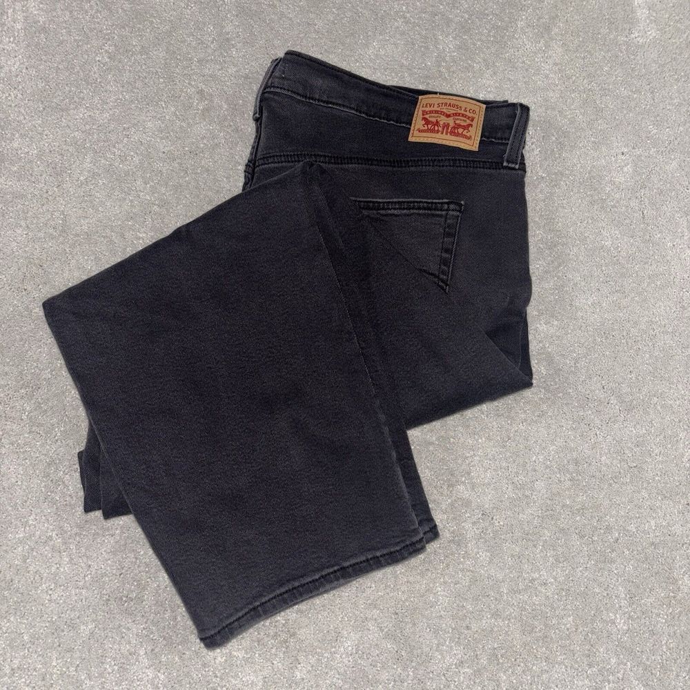 wedgie‎ straight size 44x26 button fly black distressed EUC